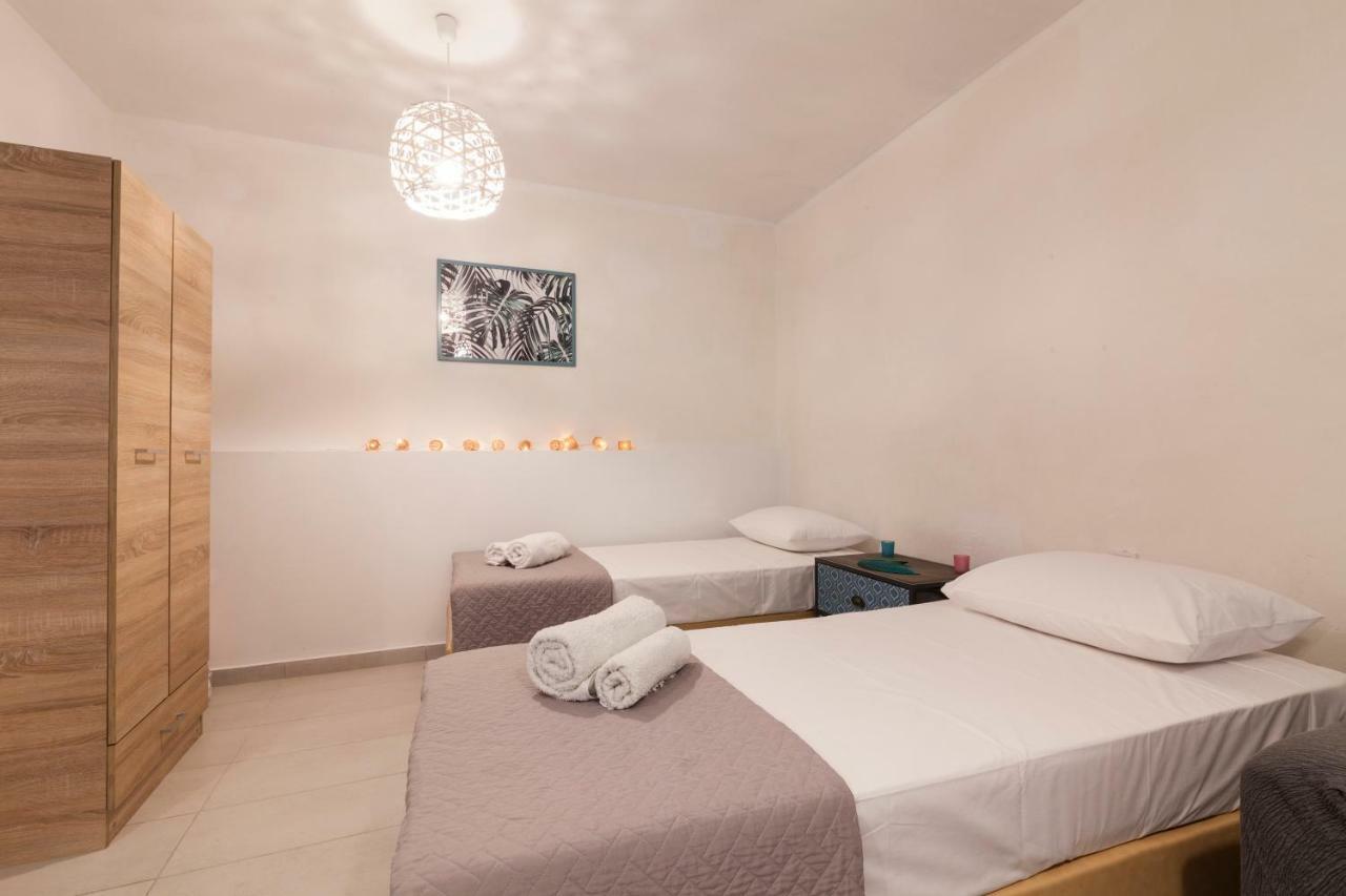 Spianada Collection Of & By Konnect Corfu (city)