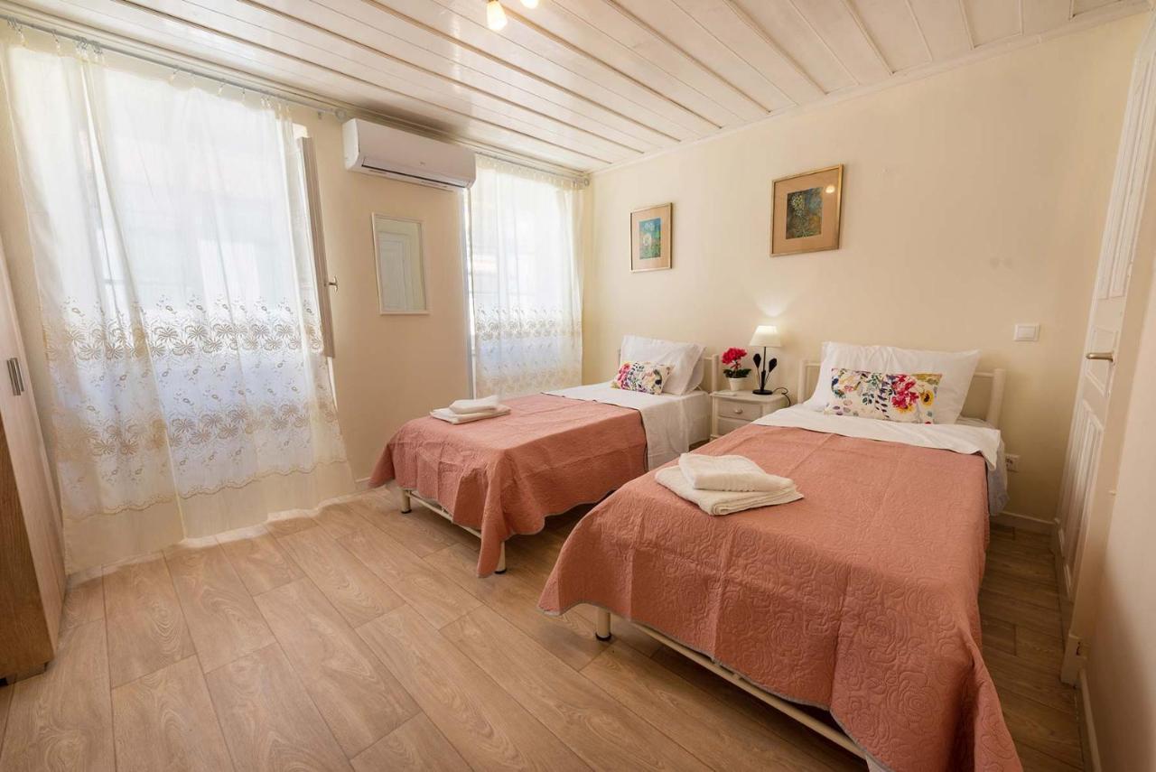 Spianada Collection Of & By Konnect * Corfu (city)